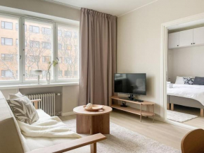 Central 1BR next to the park